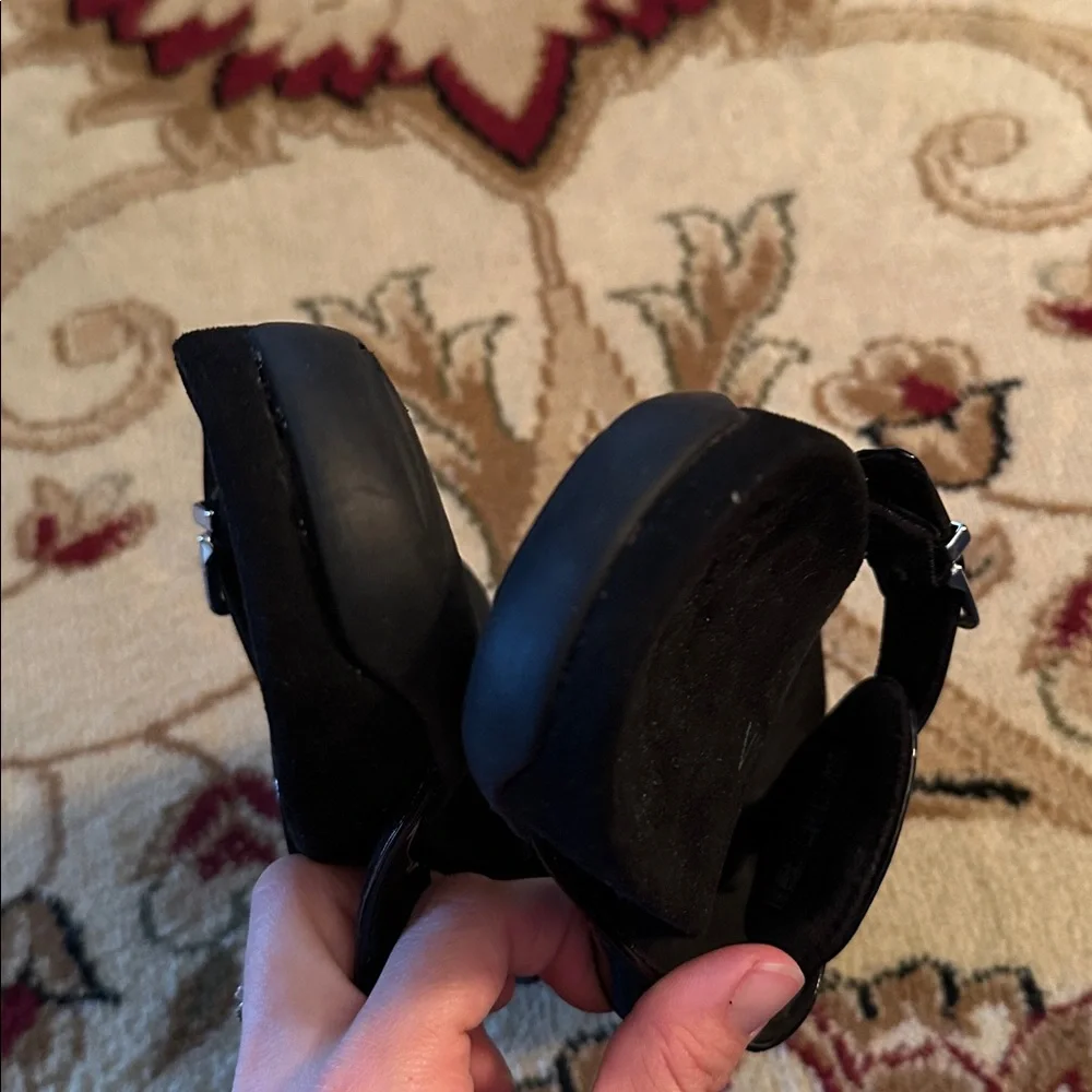 Vionic - Picture 7 of 7